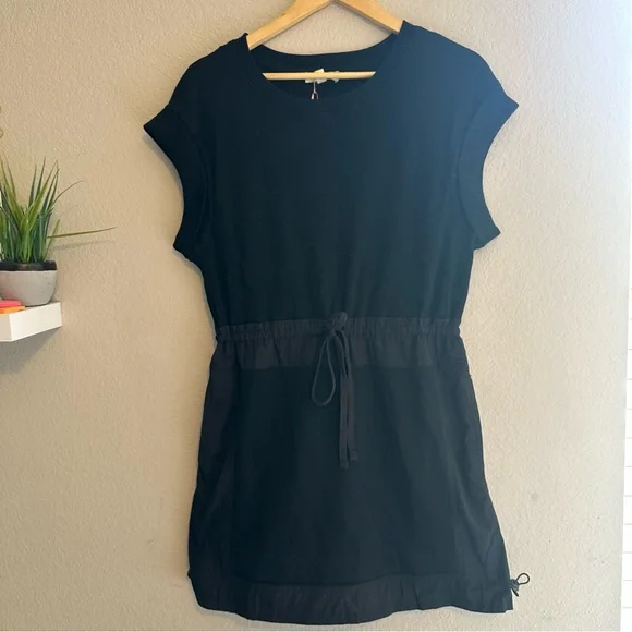 Entro Black Feeling Alright Size Small MODERN MINIMAL BLACK MINI DRESS - Picture 3 of 11